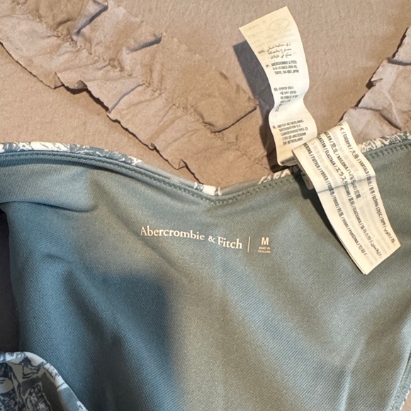 Abercrombie & Fitch Floral Bandeau Bikini Set in Blue and Cream - Picture 12 of 12